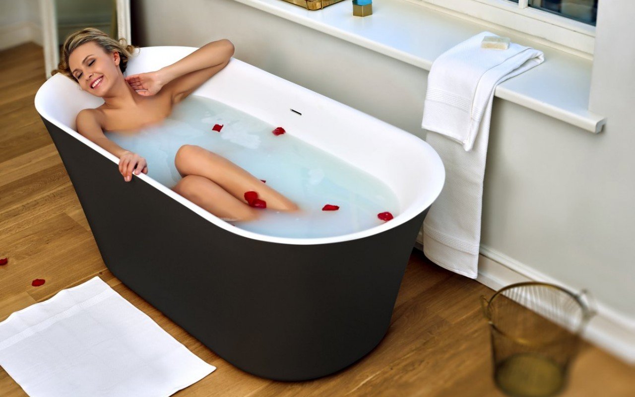 Aquatica Tulip-Blck-Wht™ Freestanding Solid Surface Bathtub picture № 0