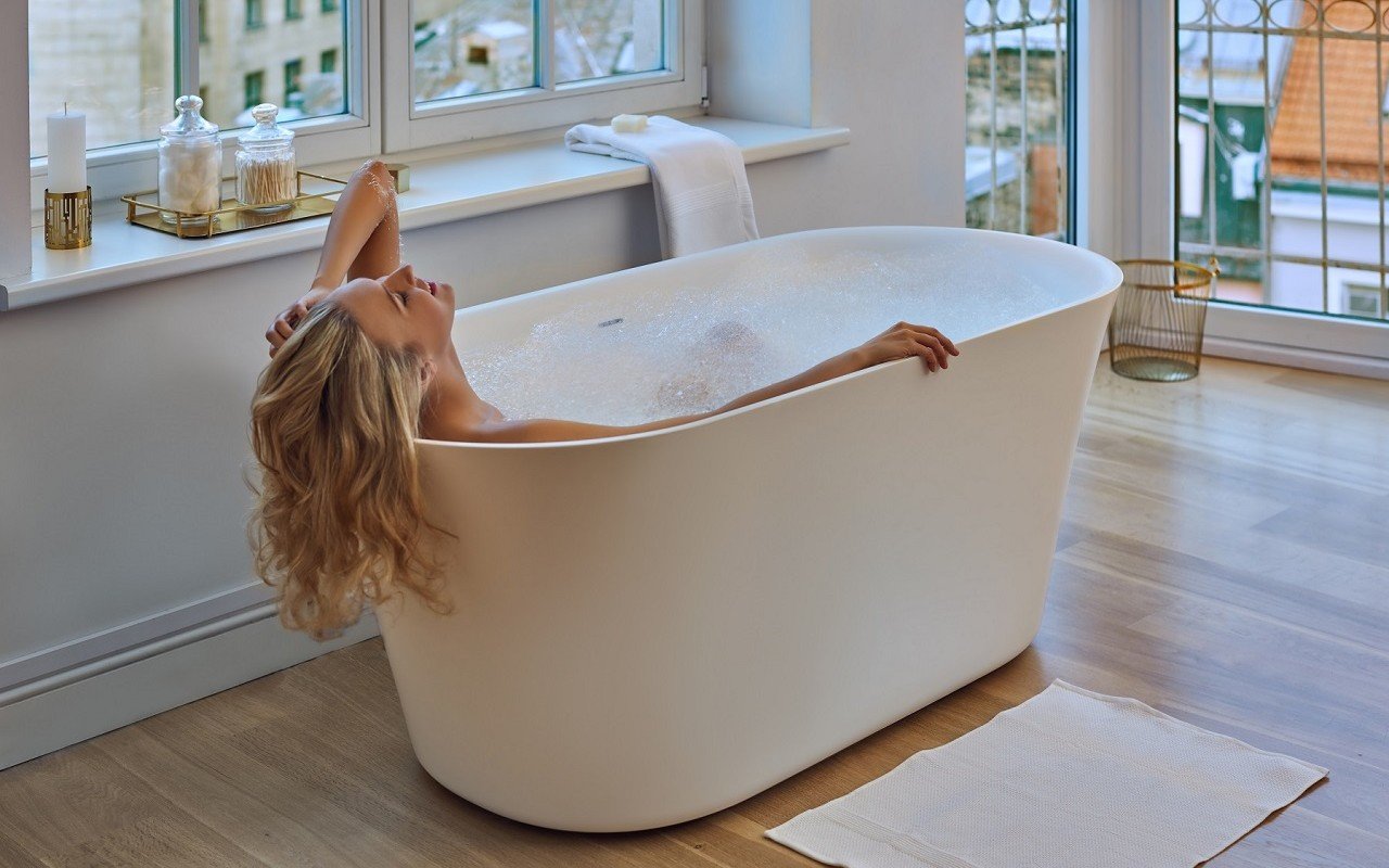 https://www.aquaticabath.eu/cache/images/1280x800a-ffffff/aquatica/Tulip-Wht-Freestanding-Slipper-Solid-Surface-Bathtub-by-Aquatica-web-0382.jpg