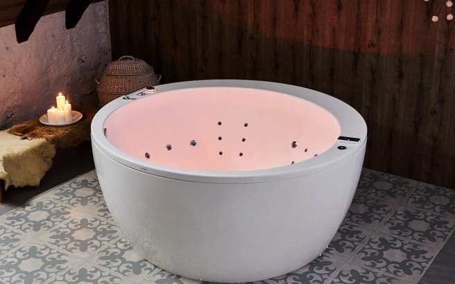 Aquatica pamela wht spa jetted bathtub web 07