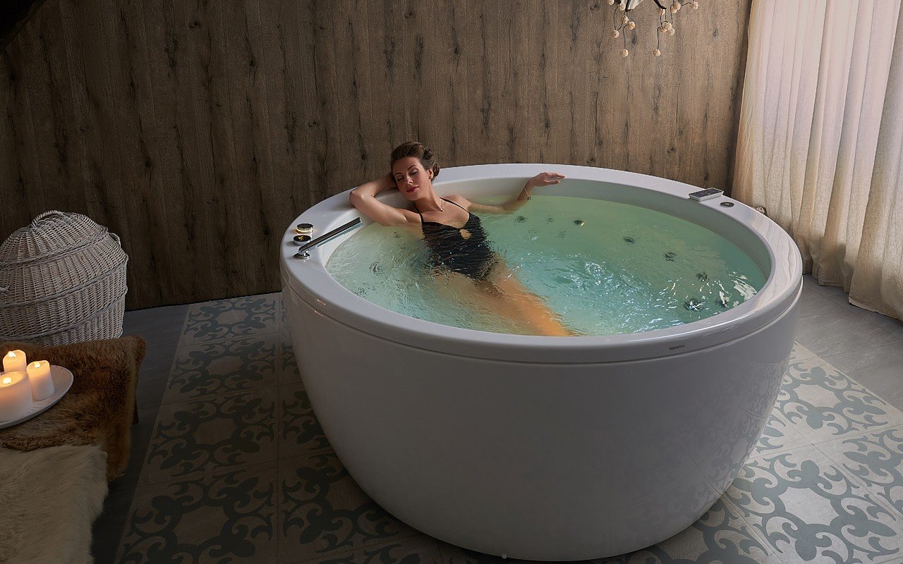 Extra Large Bathtubs Redefined, Big Jacuzzi Bathtub